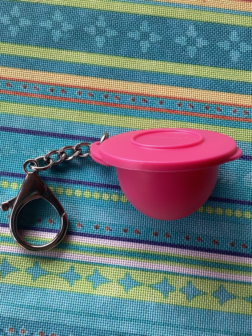 Tupperware Impressions Bowl Keychain in Fuchsia Kiss